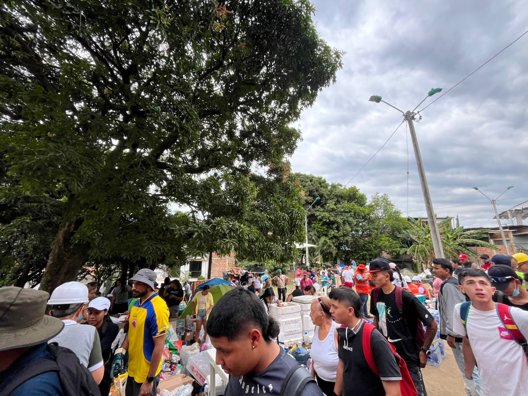 Personas evacuadas en Cali
